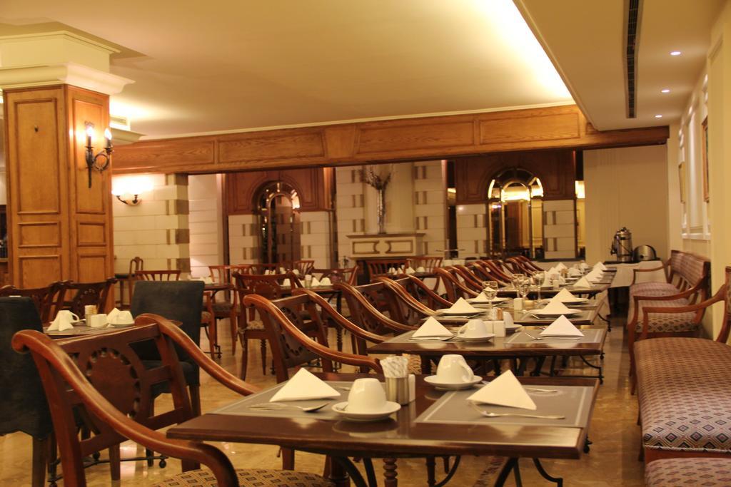 ביירות Napoleon Hotel מראה חיצוני תמונה