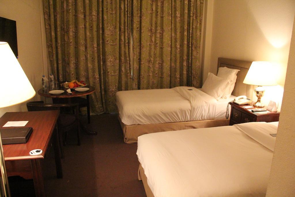 ביירות Napoleon Hotel מראה חיצוני תמונה