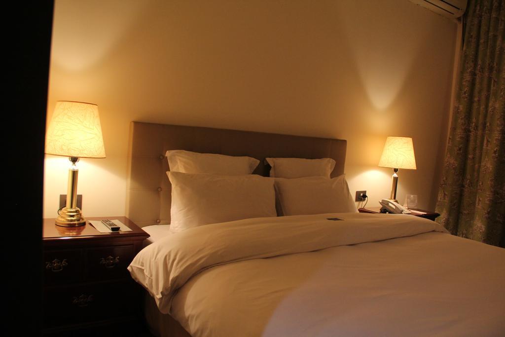 ביירות Napoleon Hotel מראה חיצוני תמונה