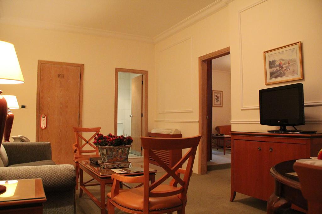ביירות Napoleon Hotel מראה חיצוני תמונה