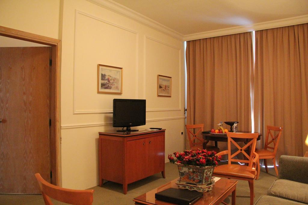 ביירות Napoleon Hotel מראה חיצוני תמונה