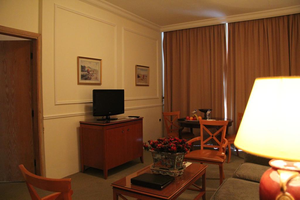 ביירות Napoleon Hotel מראה חיצוני תמונה