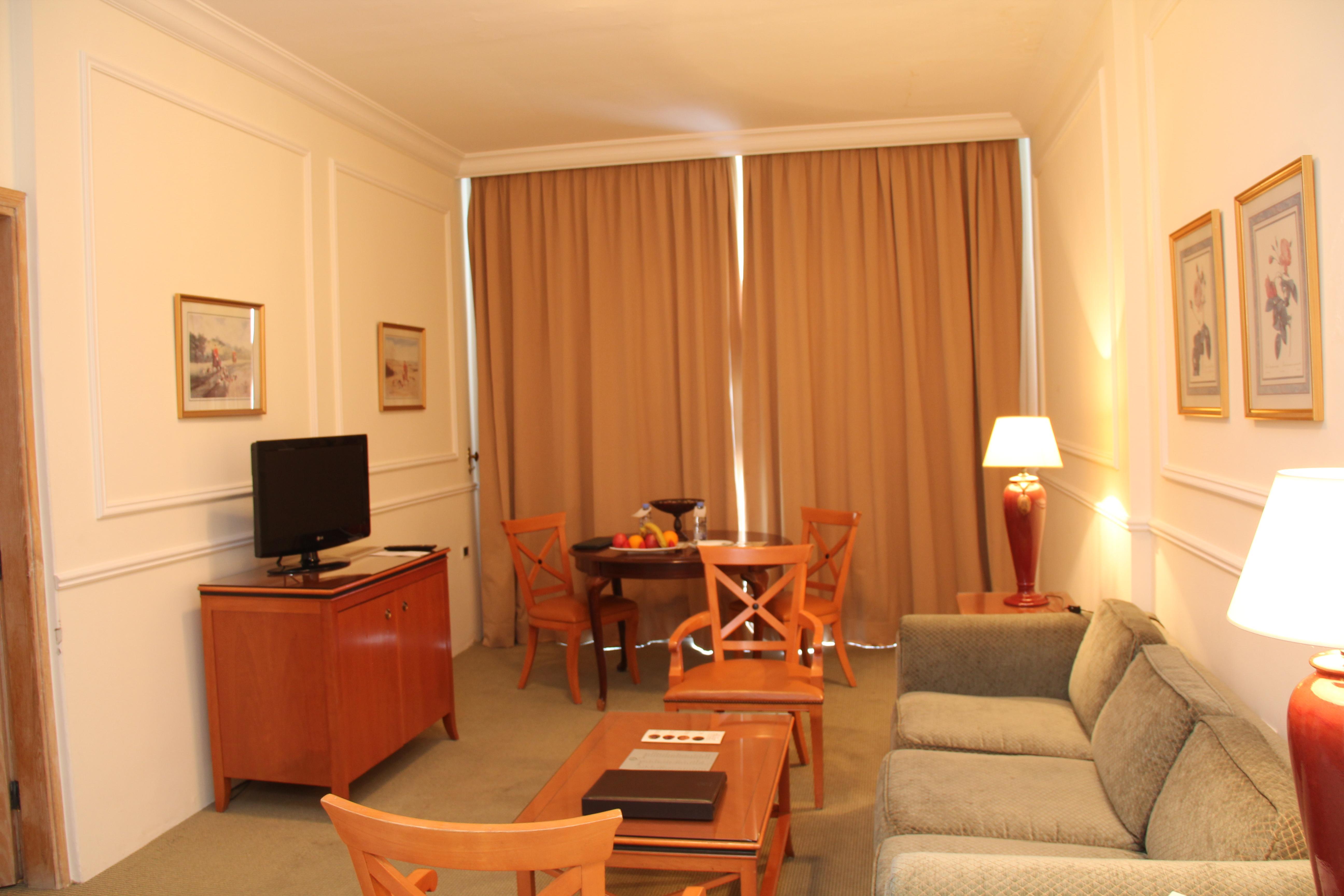 ביירות Napoleon Hotel מראה חיצוני תמונה