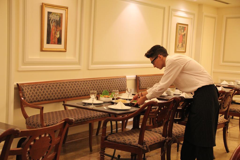 ביירות Napoleon Hotel מראה חיצוני תמונה