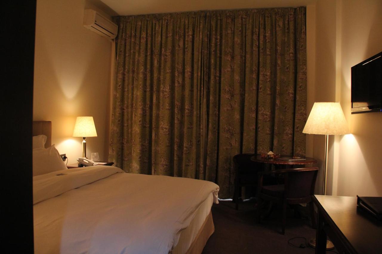 ביירות Napoleon Hotel מראה חיצוני תמונה